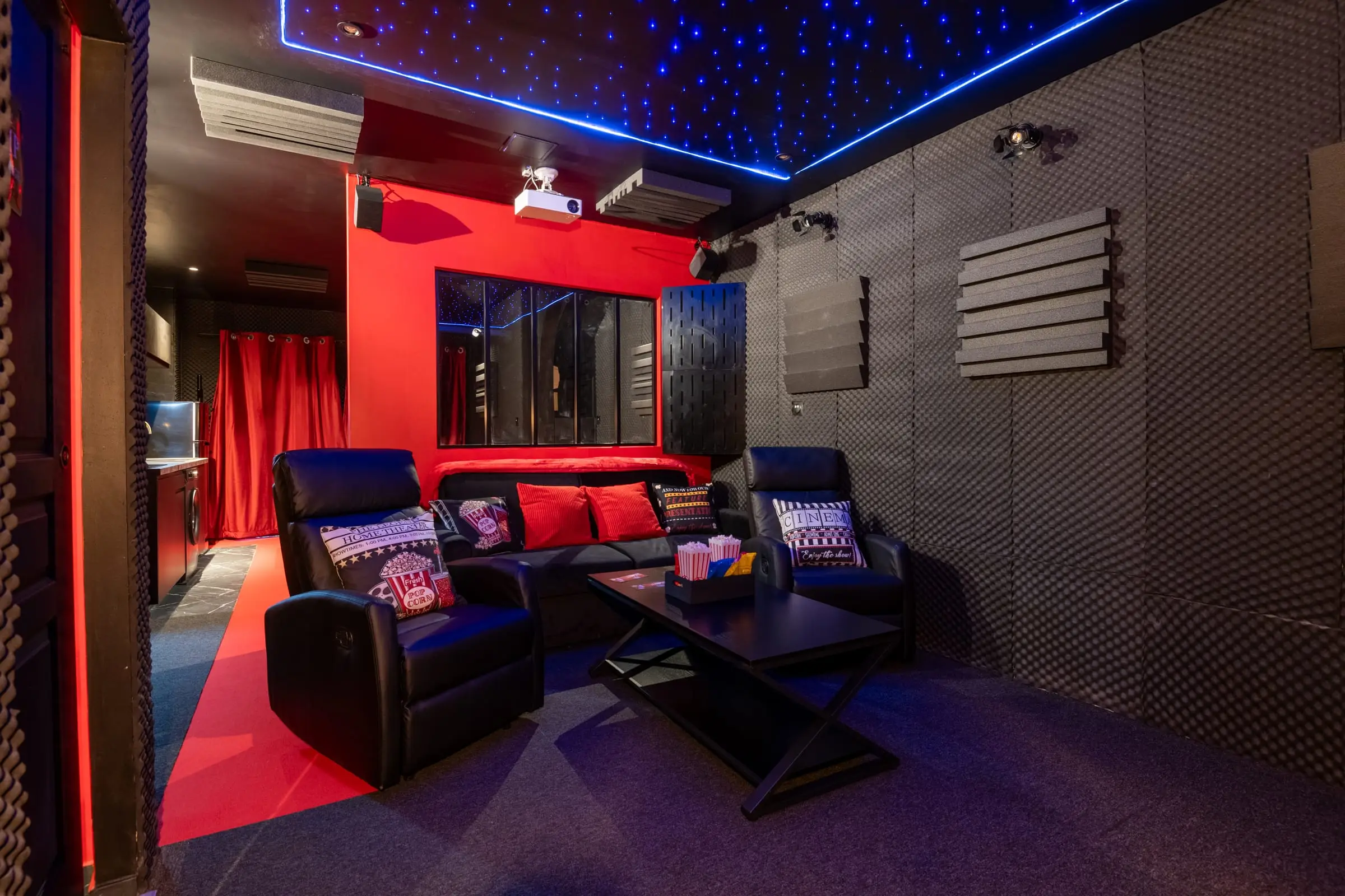 Cinéma Provence — Un loft-cinéma privé au cœur d'Avignon (4/19)